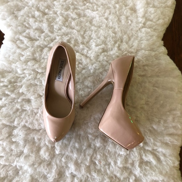 Steve Madden Deja Vu Platform Patent Heels - Picture 2 of 6